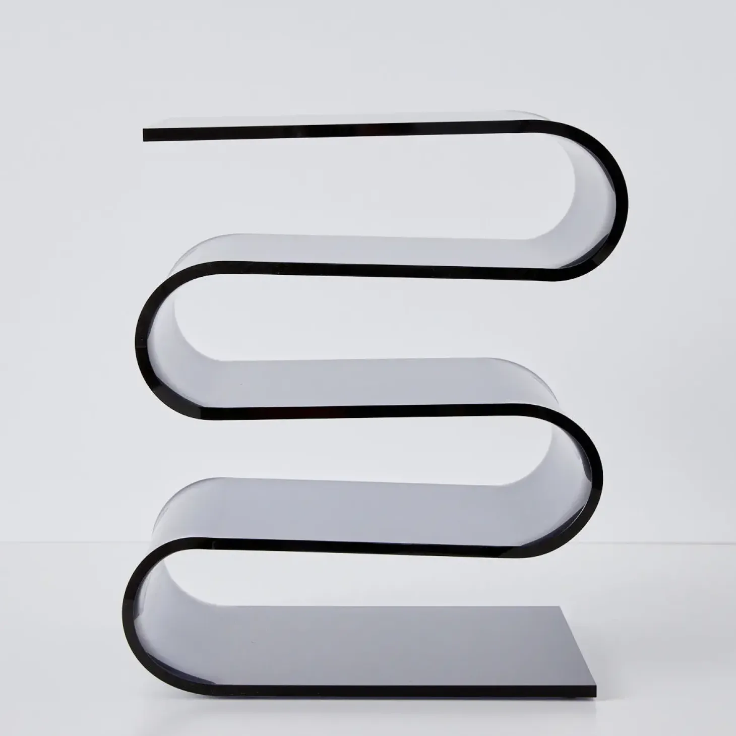 Outlet GigiandTom S Bend Acrylic Side Table Grey