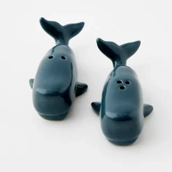 Fashion GigiandTom Wally Whale Ceramic Salt & Pepper Shakers